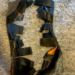 JEFFREY CAMPBELL Havana Last wedge with leg straps